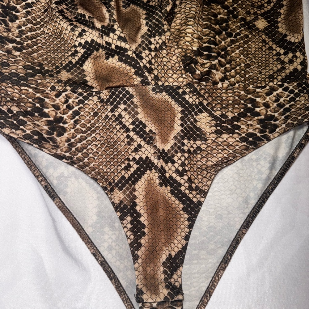 Zara Beige Snake Print Top - Picture 6 of 8